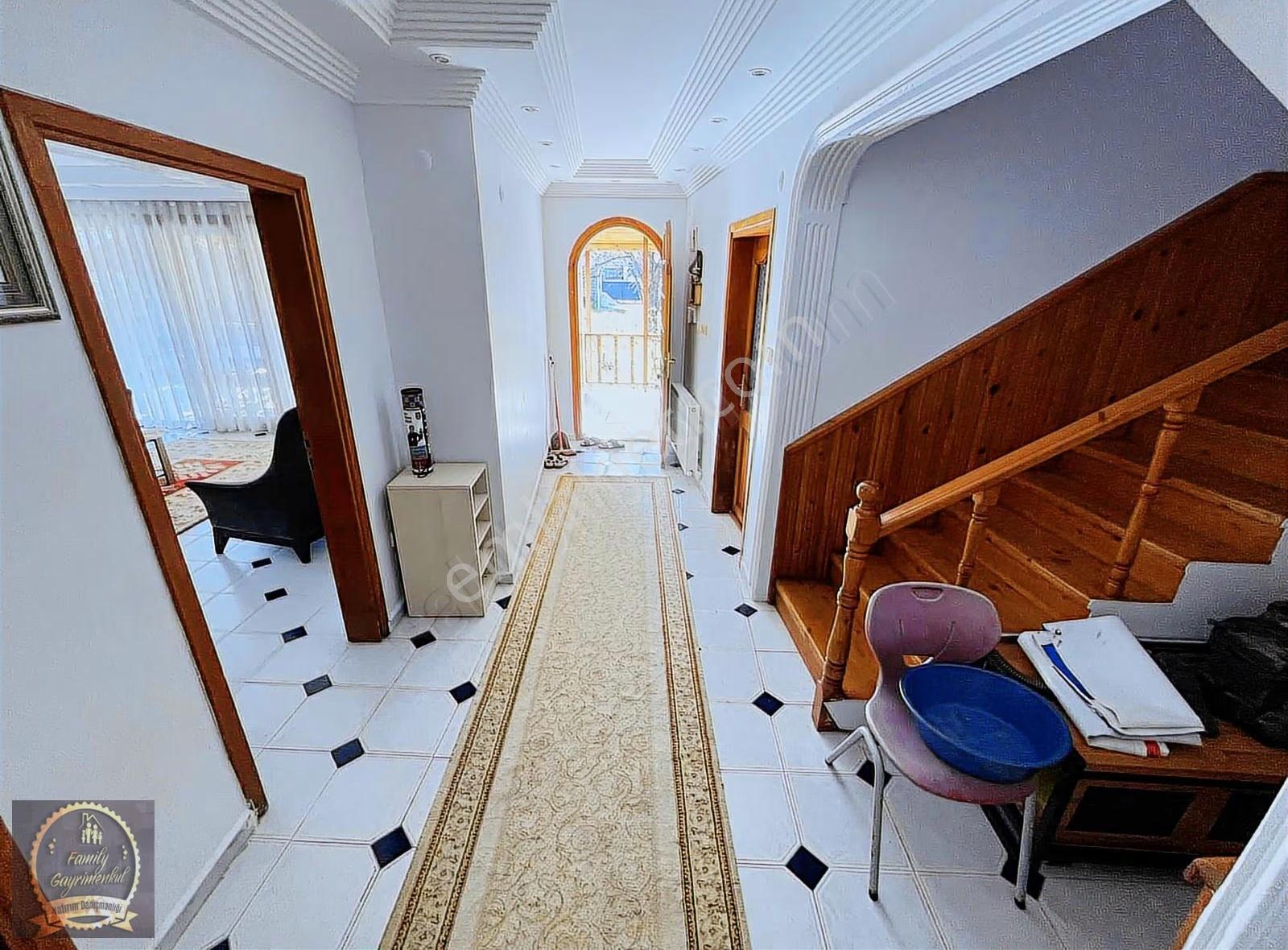 Silivri Kavaklı Bölgesinde Satılık Geniş Bahçeli Triplex Villa - Görsel 32
