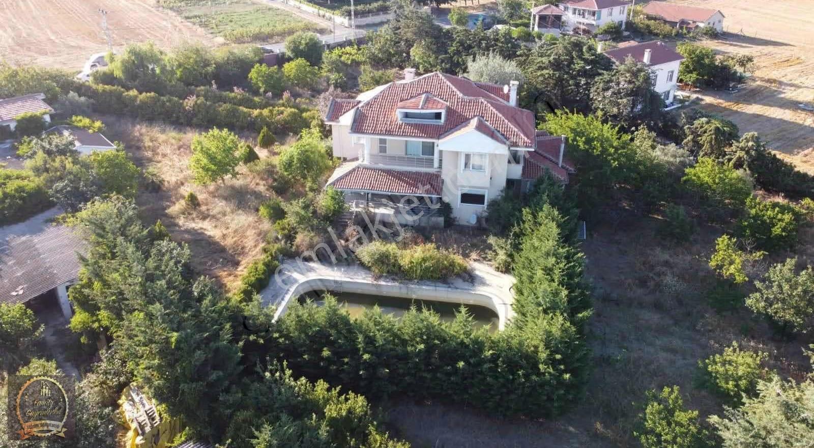Silivri Alipaşada Ticari + Konut İmarlı, Havuzlu Villa - Görsel 3