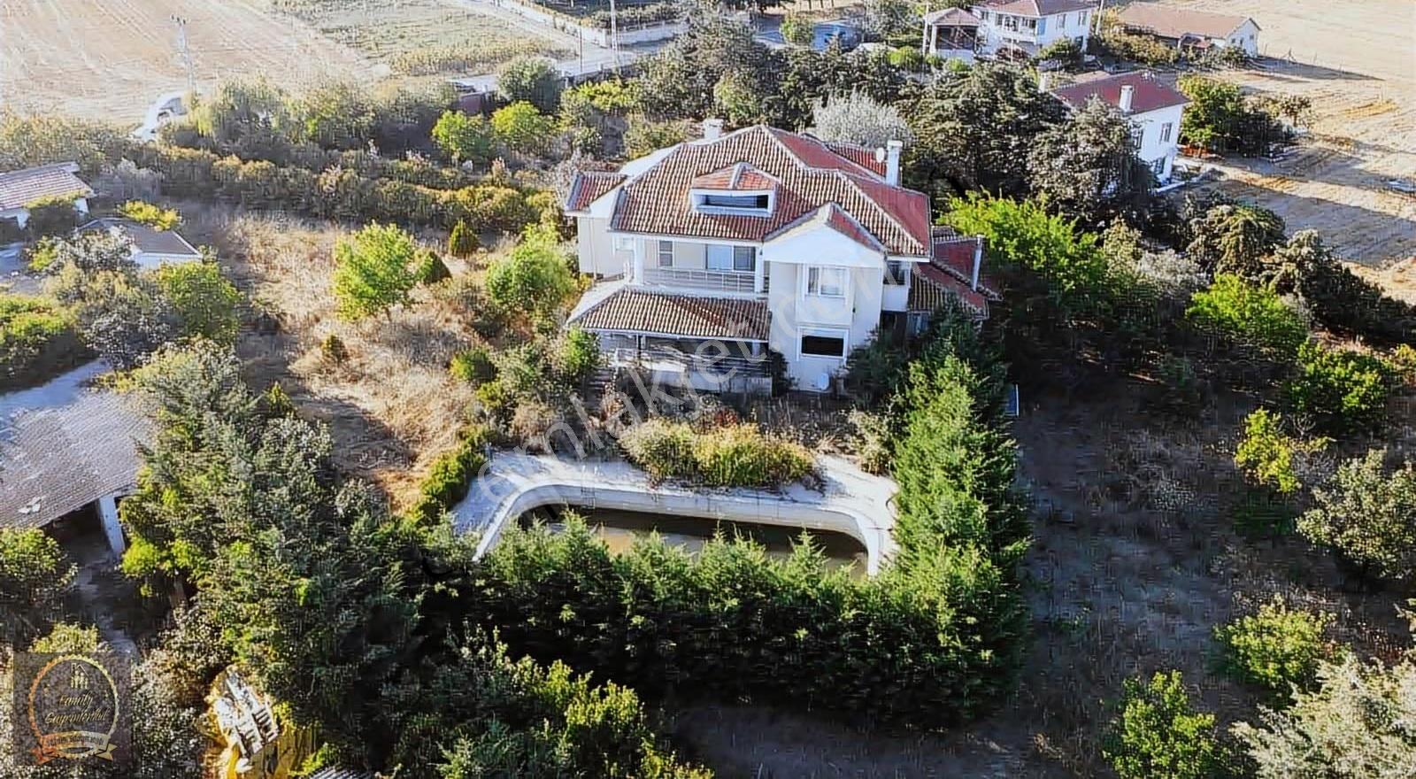 Silivri Alipaşada Ticari + Konut İmarlı, Havuzlu Villa - Görsel 4