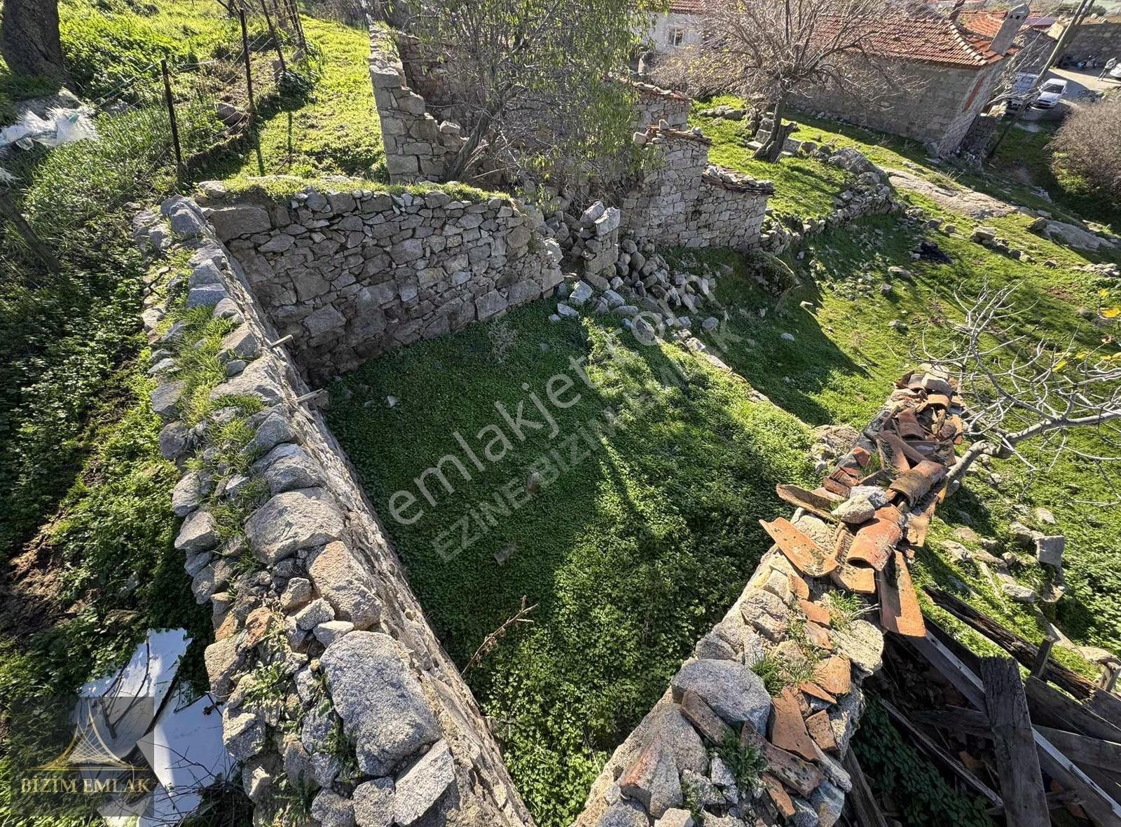 Ezine Kayacık Köyünde Deniz Manzaralı Yapı Kayıtlı İmarlı Arsa - Görsel 3