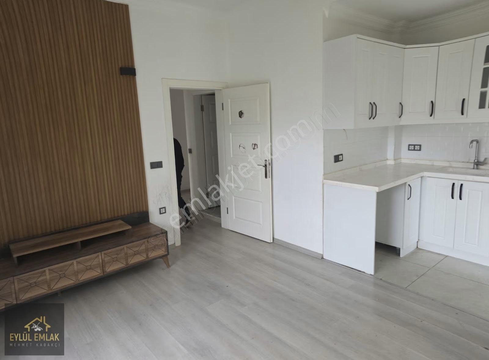 Mumcularda Satılık 2+1 Bahçe Katı Daire - Görsel 16