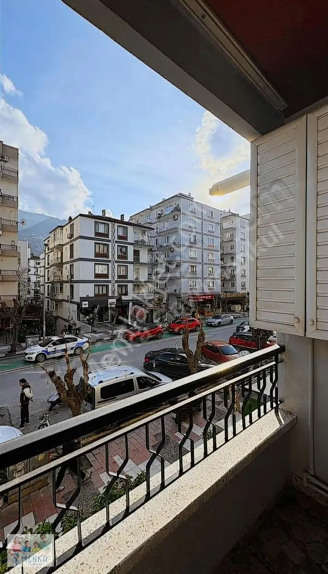 Manisa Merkezefendi Cadde Üstü Asansörlü 3+1 Satılık Dairemiz