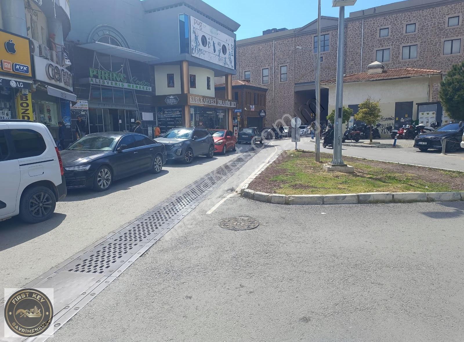 Kemeraltı'nda, 16 M², İşlek Yolda Satılık Dükkan - Görsel 6