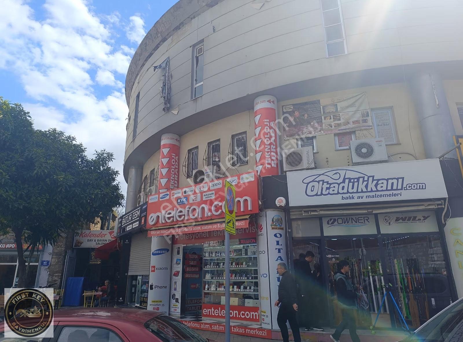 Kemeraltı'nda, 16 M², İşlek Yolda Satılık Dükkan - Görsel 3