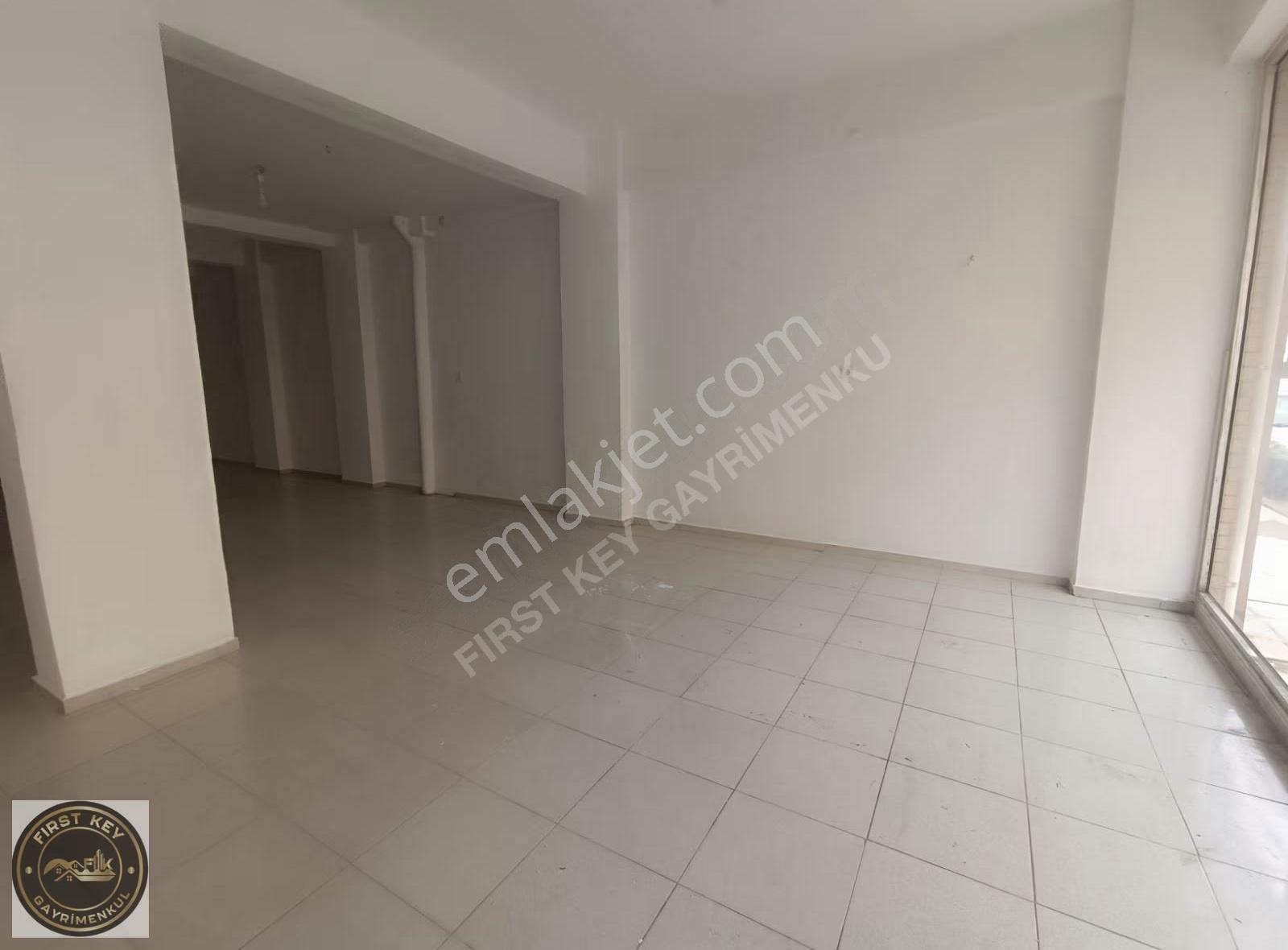 Yeşilova'da Cumartesi Pazarı Yakını Geniş Cepheli Kiralık İşyeri - Görsel 18