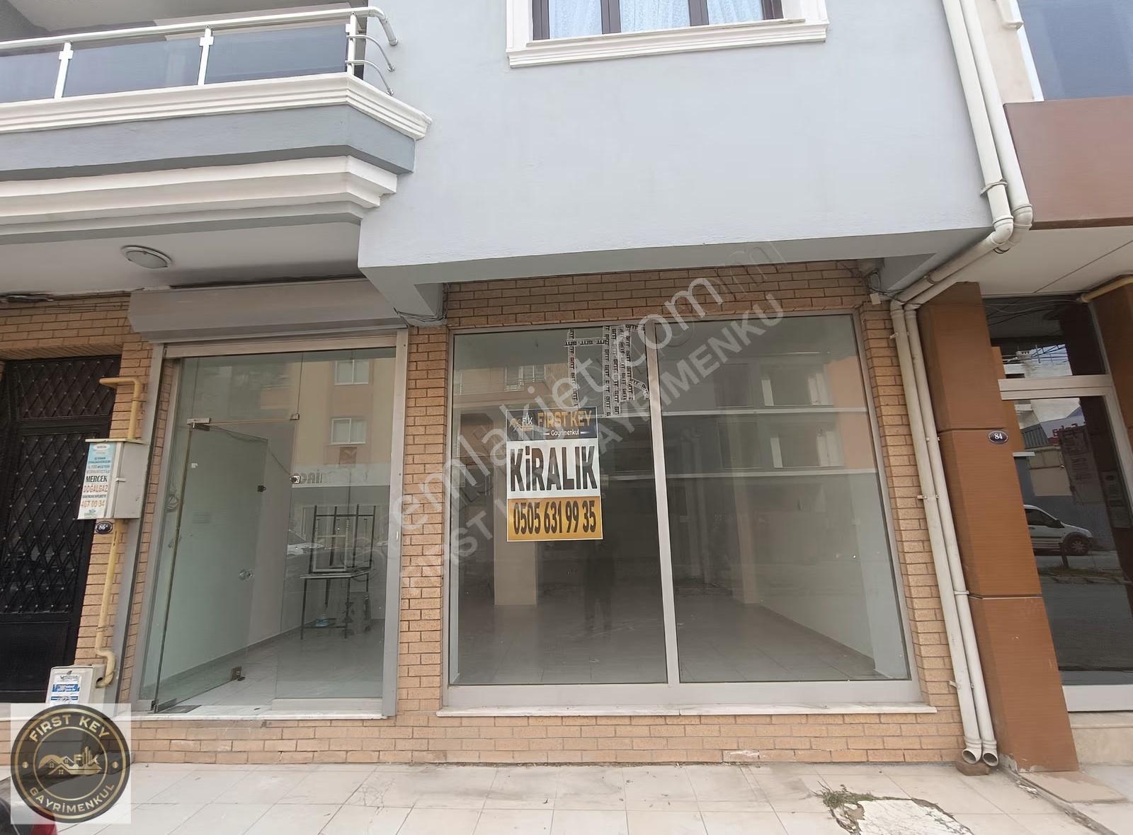 Yeşilova'da Cumartesi Pazarı Yakını Geniş Cepheli Kiralık İşyeri