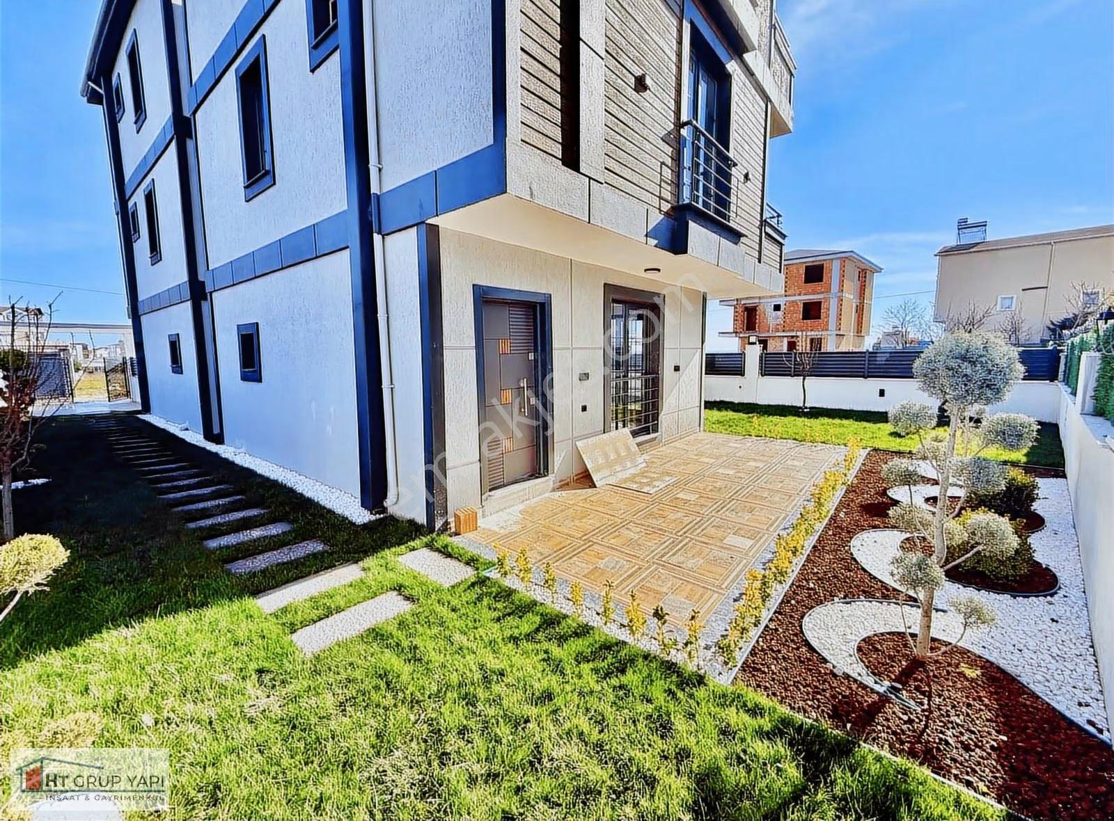 ▃▅▇ht Grup▇▅▃müstakil Bahçeli 4+1 Merkezi Konumda Villa - Görsel 15