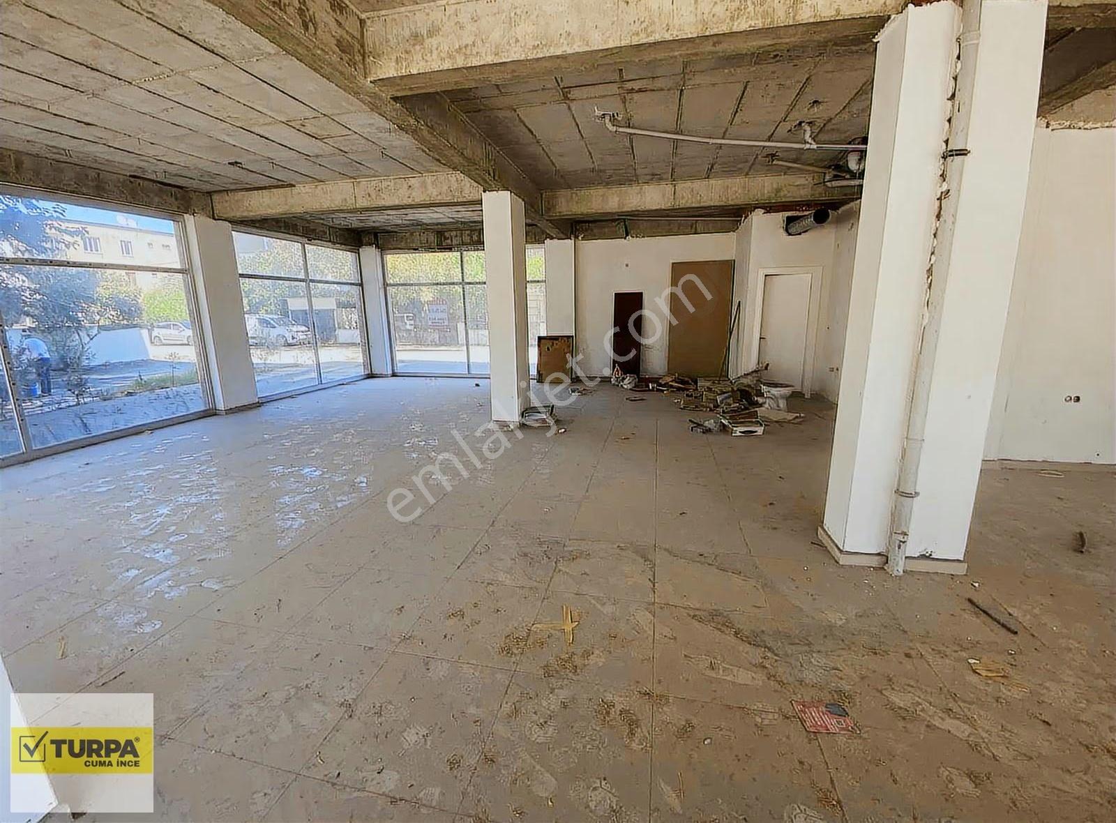 Torbalı Muratbey'de 4 Cephesi Açık Bodrumlu Dükkan