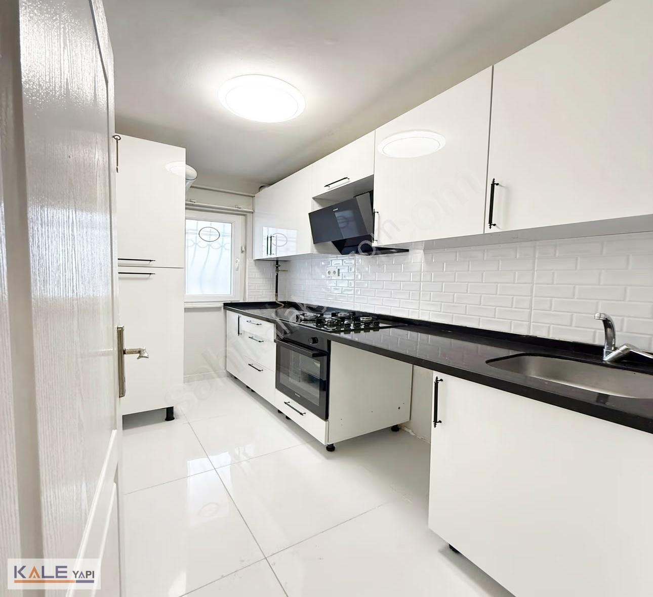 Bahçeşehir Konumunda 3+1 İskanlı Satılık Daire - Görsel 9