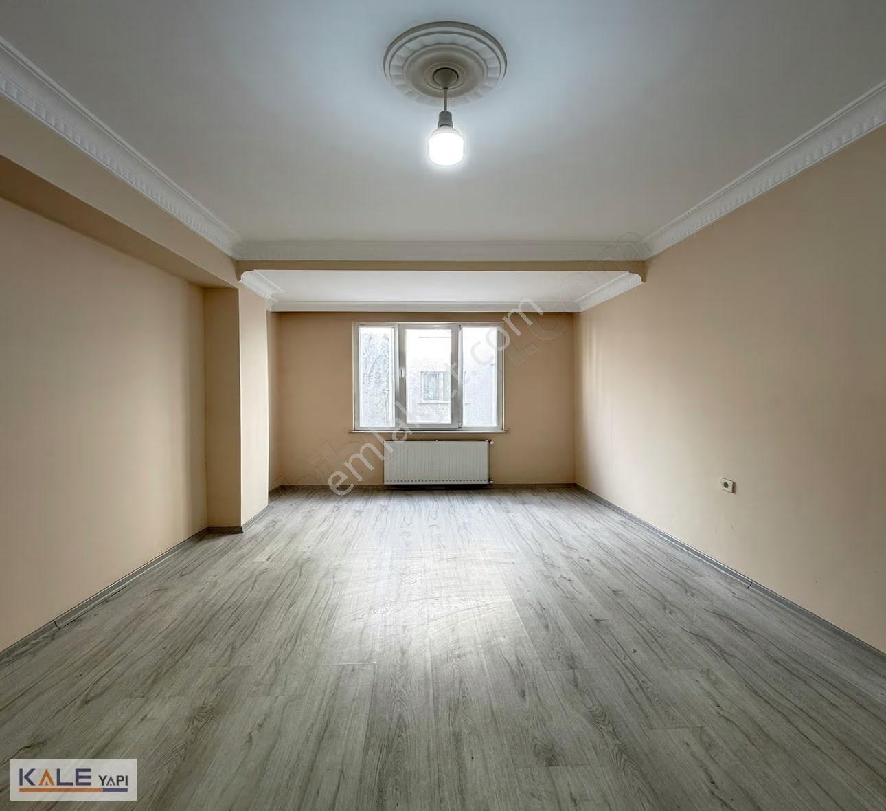 Bahçeşehir Konumunda Satılık 2+1 İskanlı Daire - Görsel 13