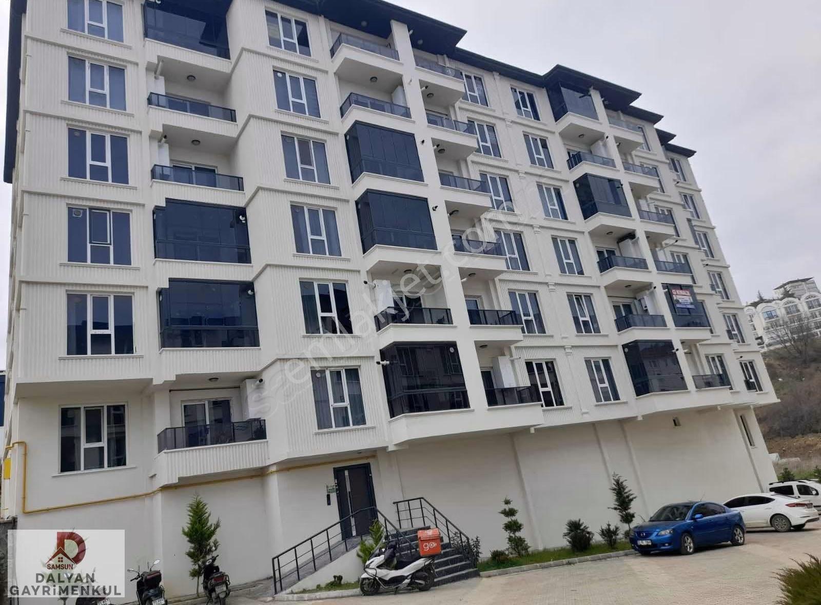 Körfez'de Tramvaya Yakın 1+1 Eşyalı Daire - Görsel 11