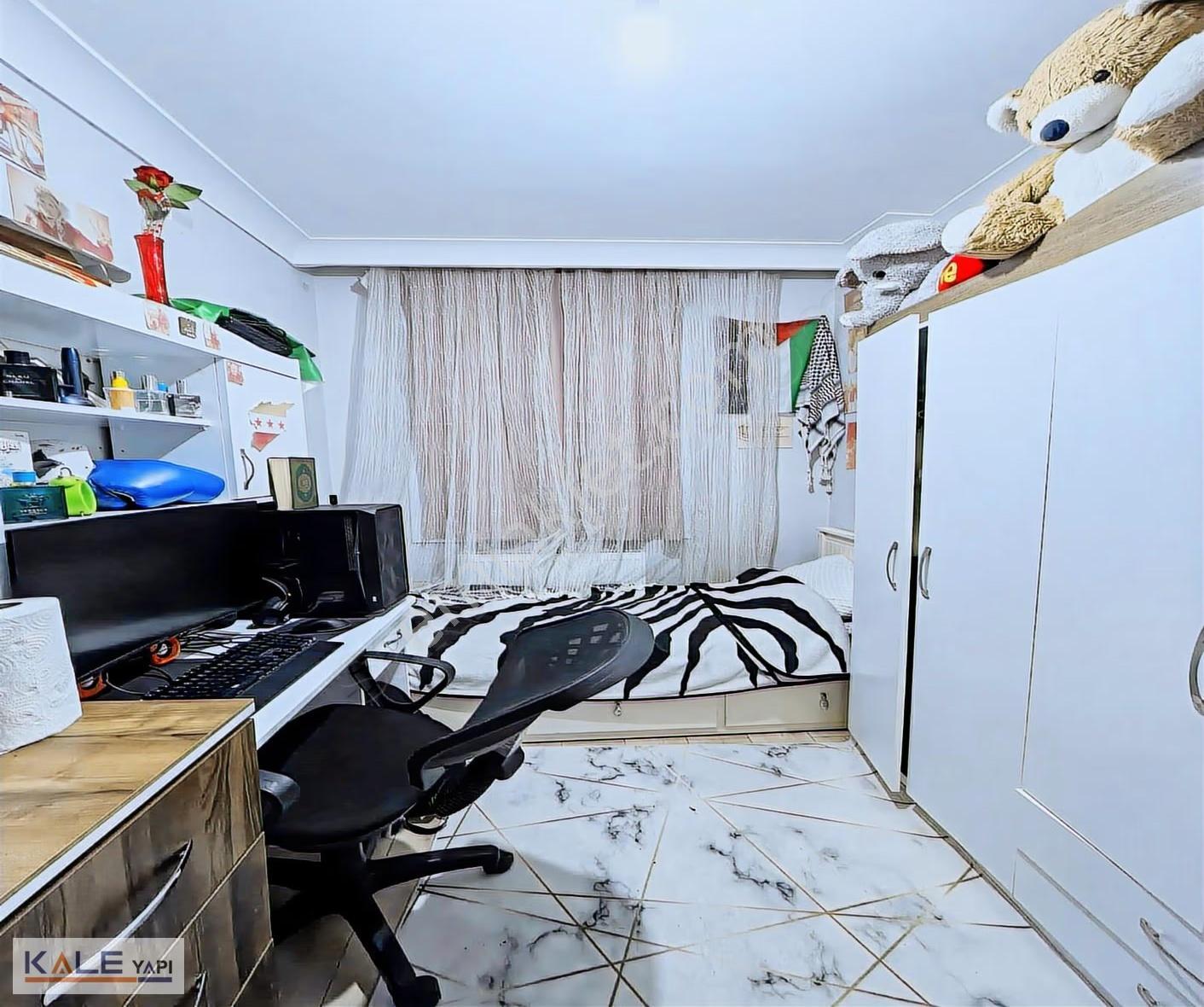 Kale Yapıdan Merkezi Konumda Toplu Tasımalara Yakın Site İçi 2+1 - Görsel 11