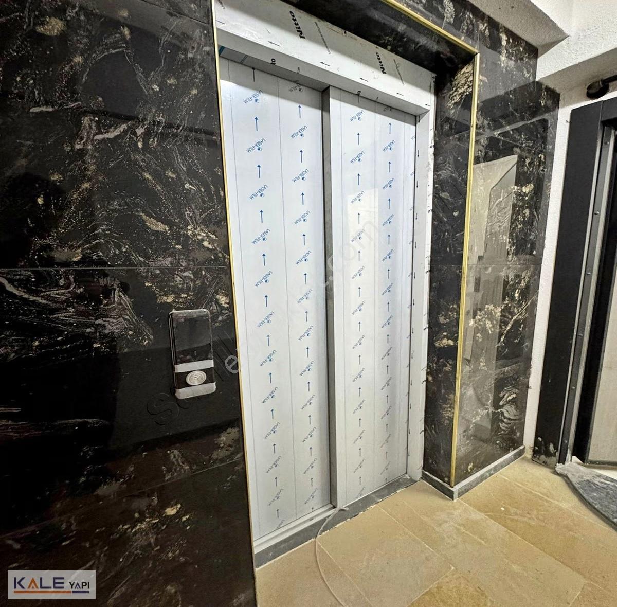 Bahçeşehir Lokasyonunda Sıfır Lüx 2+1 Daire - Görsel 14