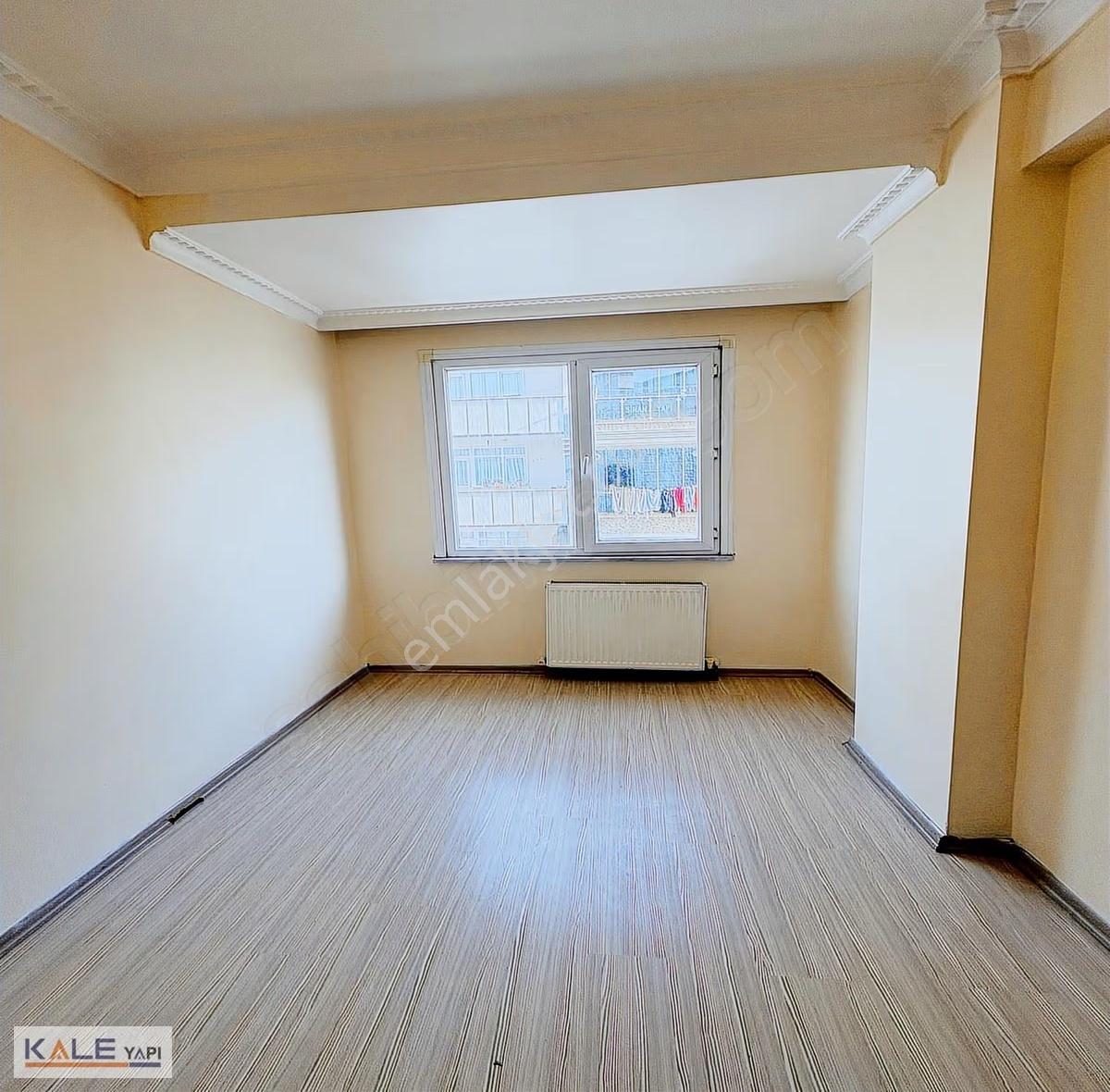 Bahçeşehir Lokasyonunda Modern Geniş 3+1 Fırsat Dairesi - Görsel 18