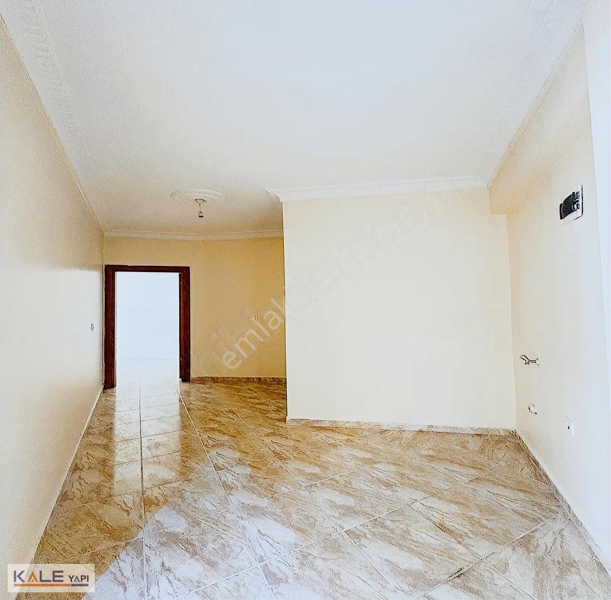 Bahçeşehir Lokasyonunda Modern Geniş 3+1 Fırsat Dairesi - Görsel 15