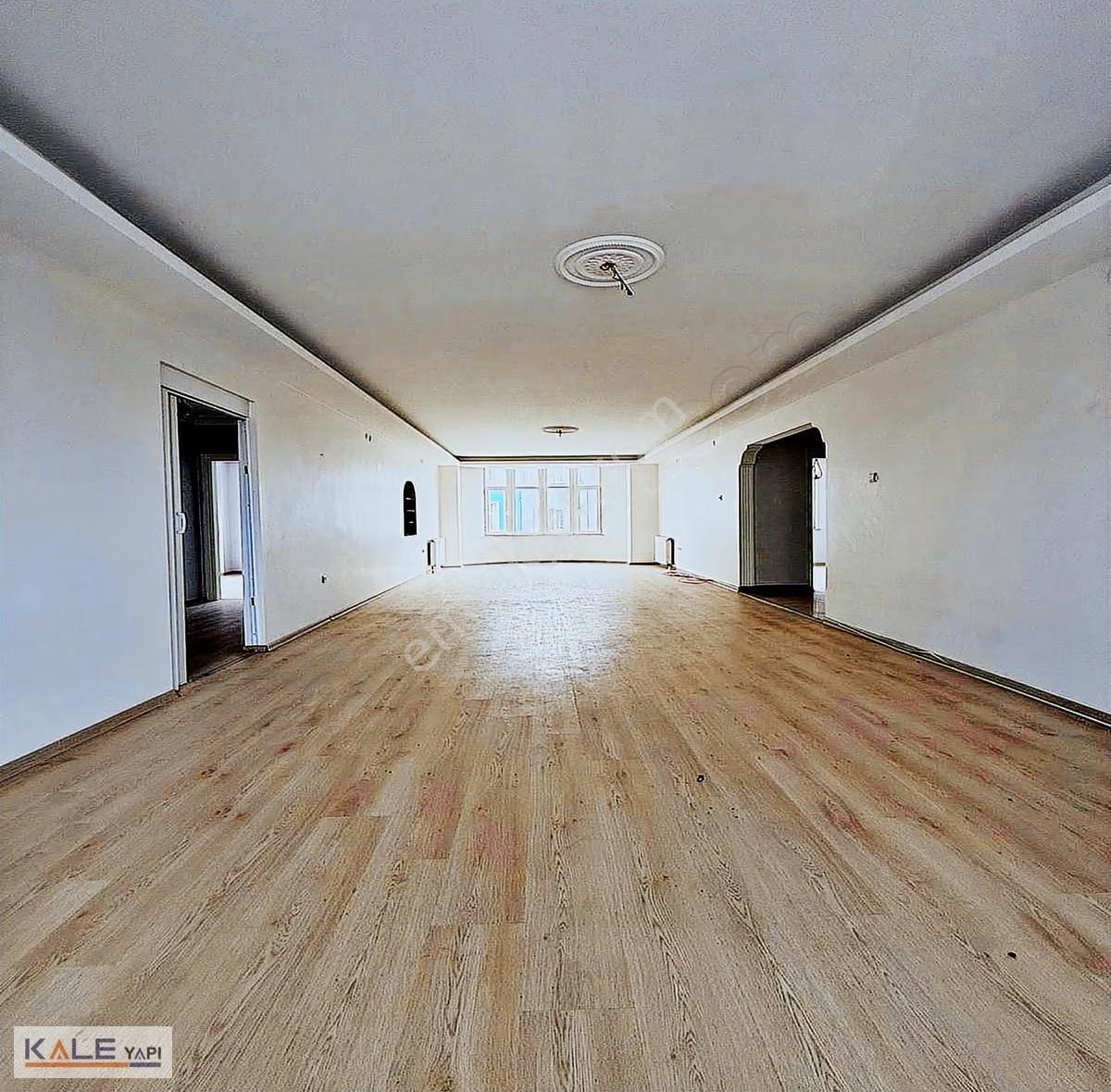 Bahçeşehir De Site İçi Satılık 150m2 3+1 Daire - Görsel 16