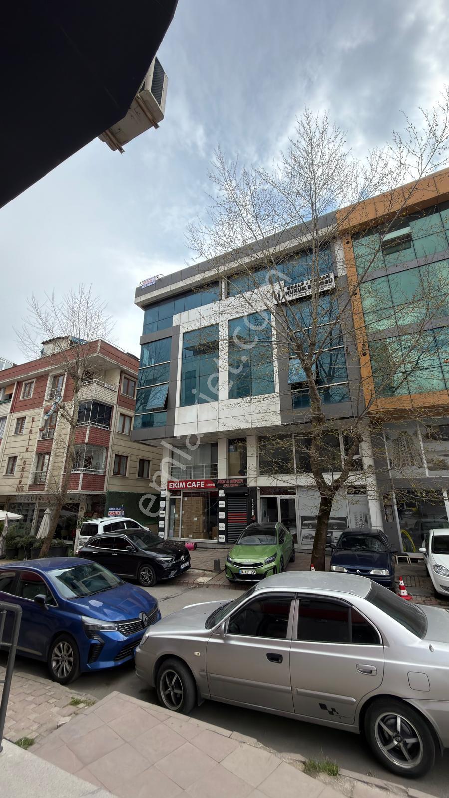 Çekmeköy Madenler Metroya 300 Metre Kdv Avantajlı Ofis - Görsel 30