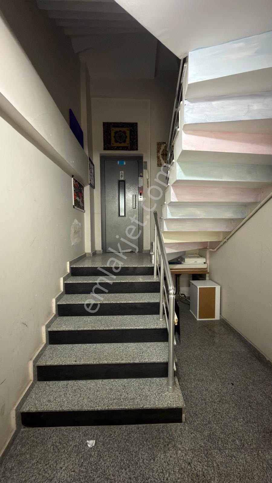 Çekmeköy Madenler Metroya 300 Metre Kdv Avantajlı Ofis - Görsel 9