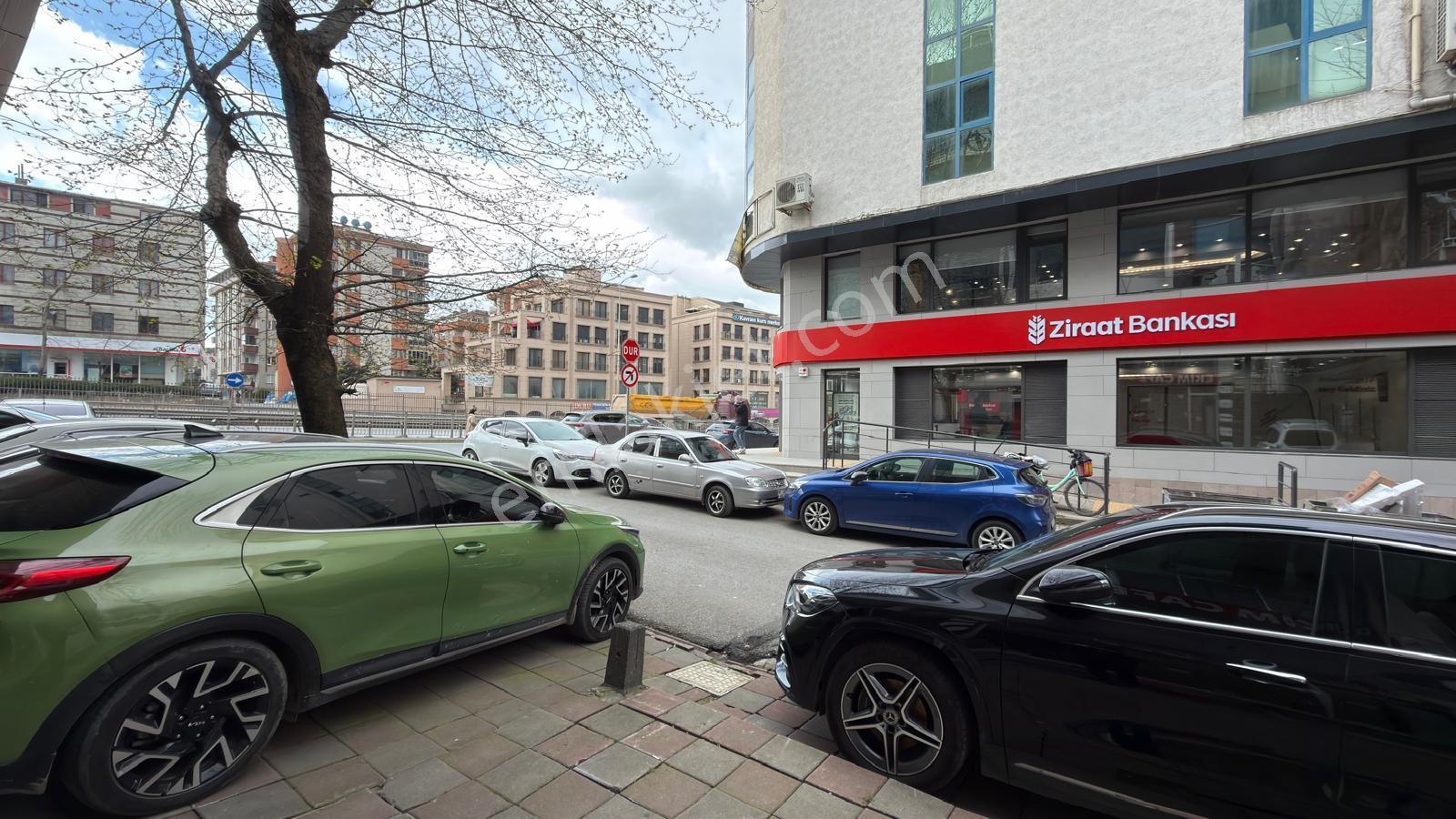 Çekmeköy Madenler Metroya 300 Metre Kdv Avantajlı Ofis