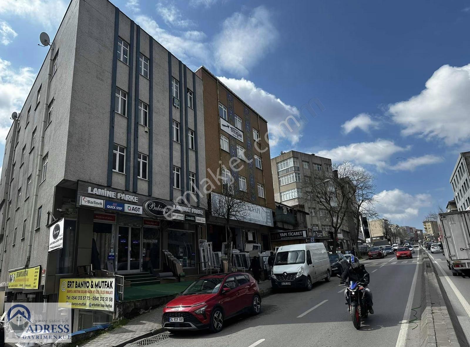 Alemdağ Caddesinde 200 Metrekare Asansörlü Kiralık Ofis Katı