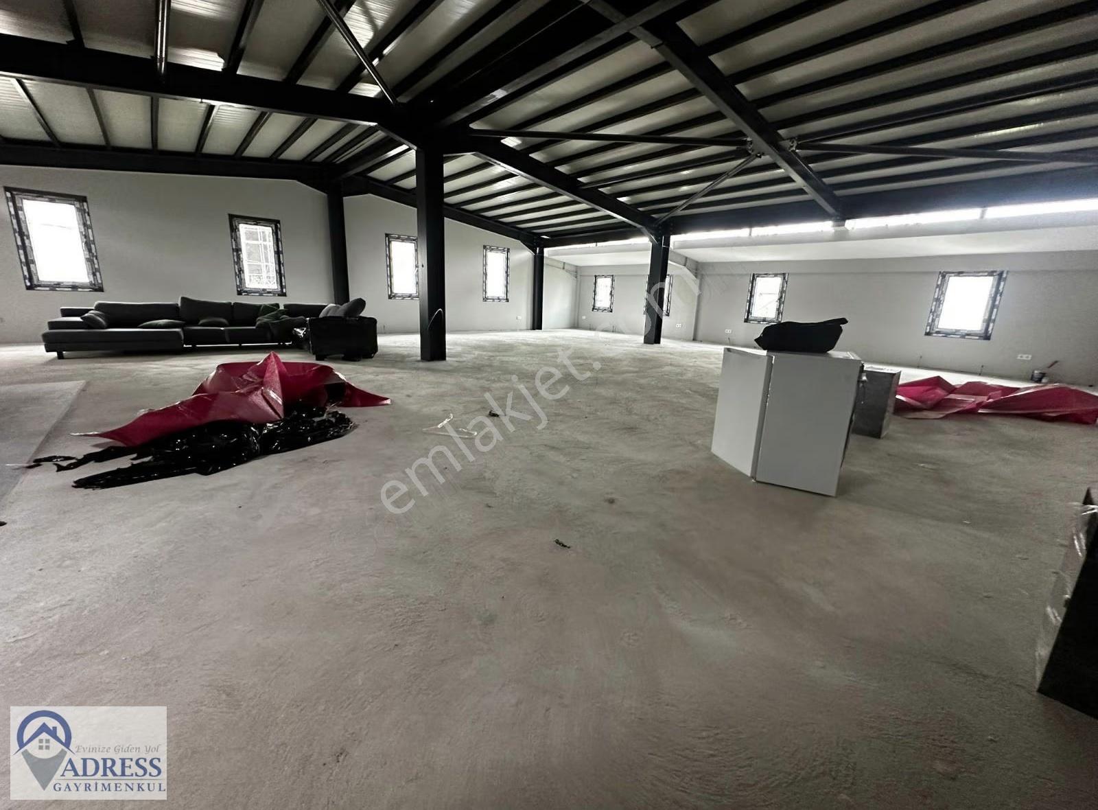 Sancaktepe De İyi Konumda 250 Metrekare Kiralık Ofis/büro