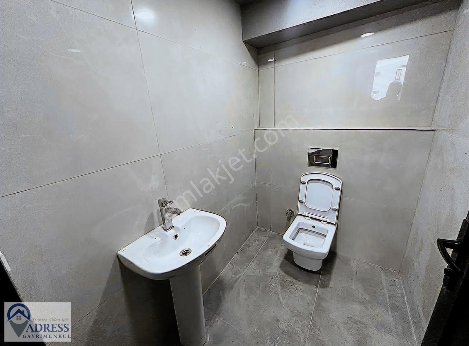 Yüksek Tavanlı Açık Otoparklı 450 M2 Kiralık Depo - Görsel 11