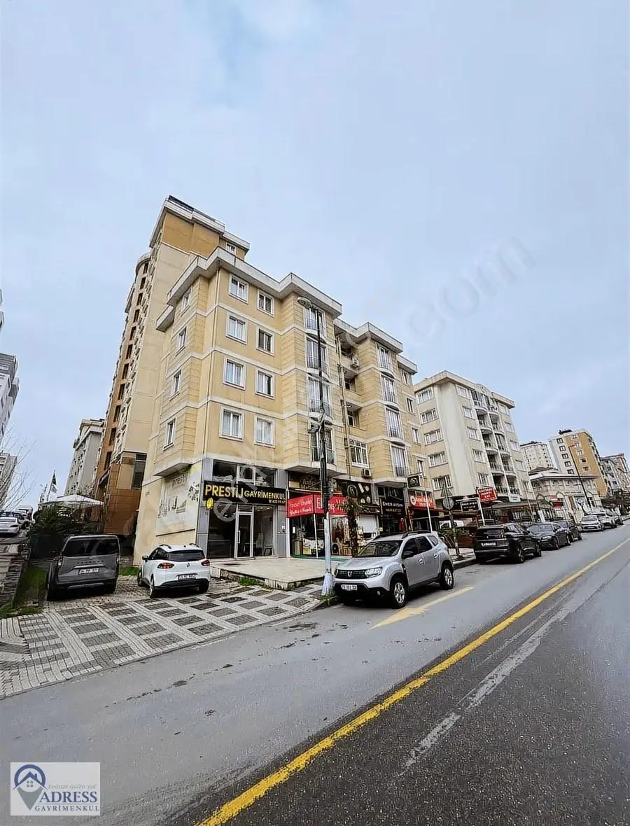 Elalmış Caddesi Üzerende Satılık 3+1