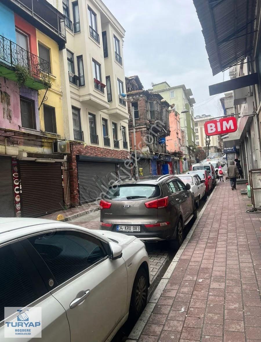 Balat Haliç'te Sahil Yolu Merkezi Konumda Satılık Dükkan - Görsel 12