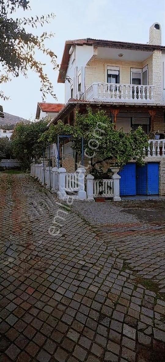 Yenifoça Merkezde Satılık Dubleks - Görsel 5