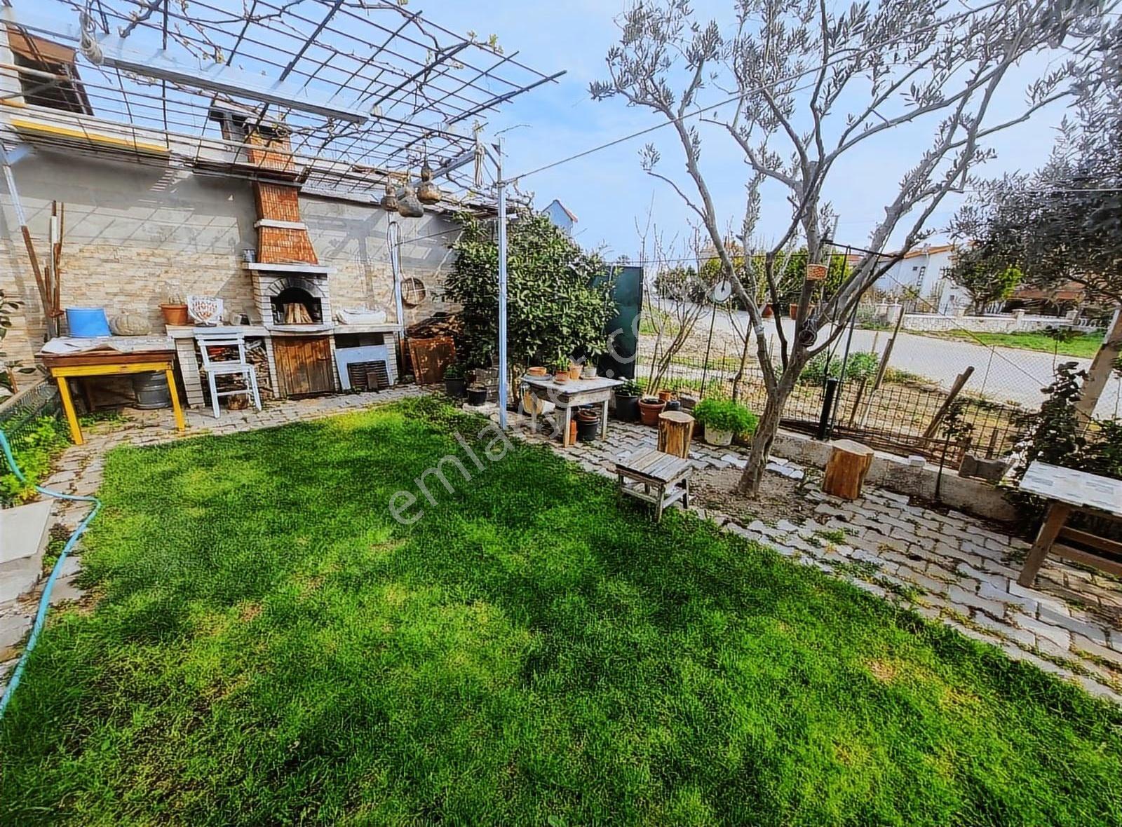 Yenifoça Merkezde Satılık Villa - Görsel 15