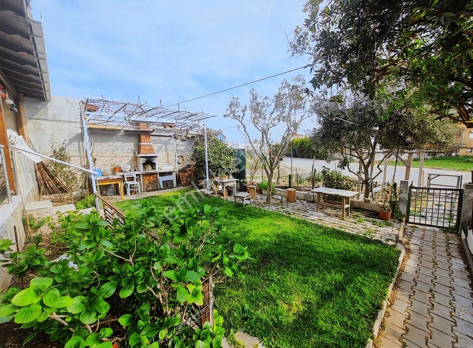 Yenifoça Merkezde Satılık Villa - Görsel 23