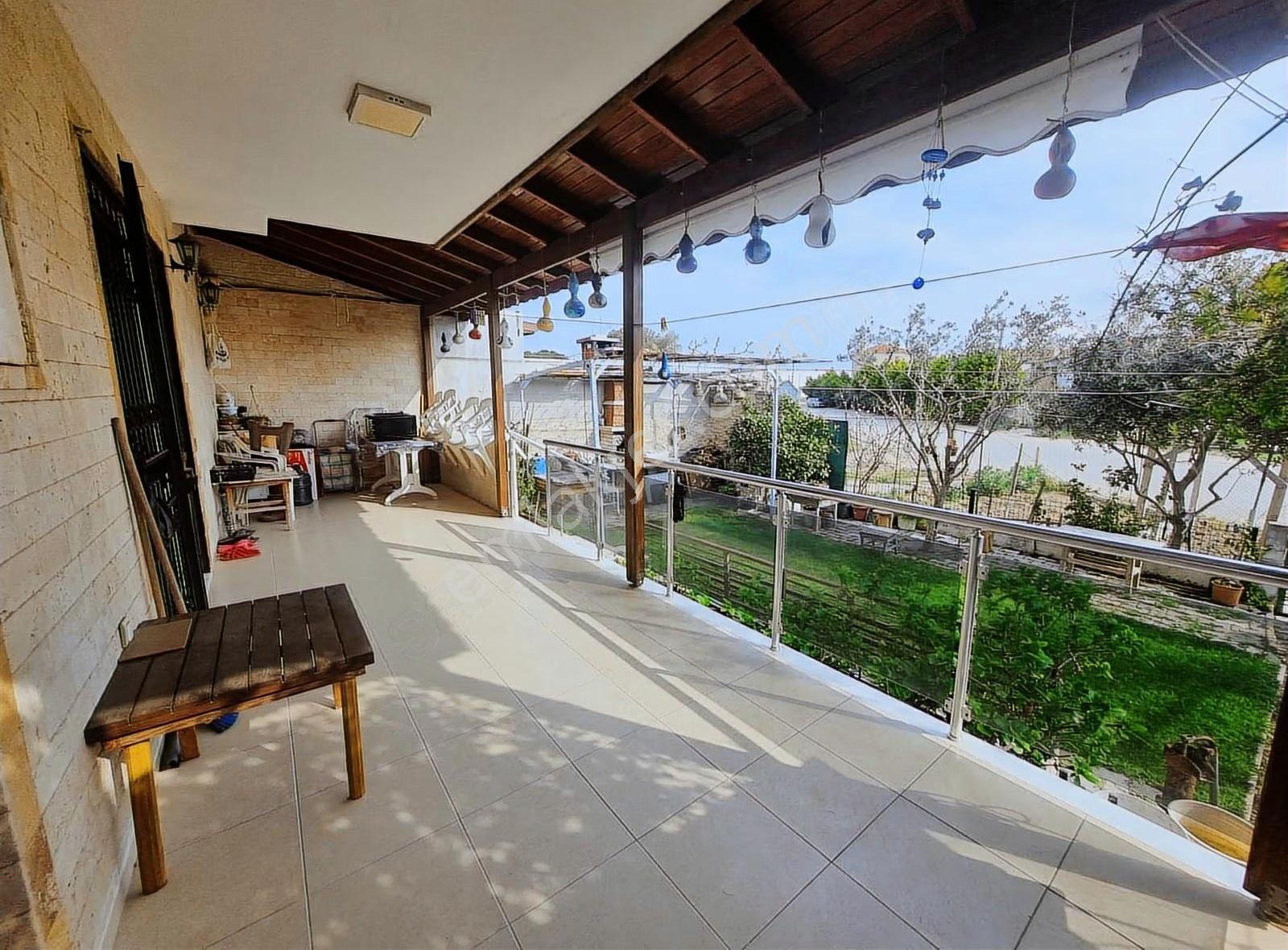 Yenifoça Merkezde Satılık Villa - Görsel 11