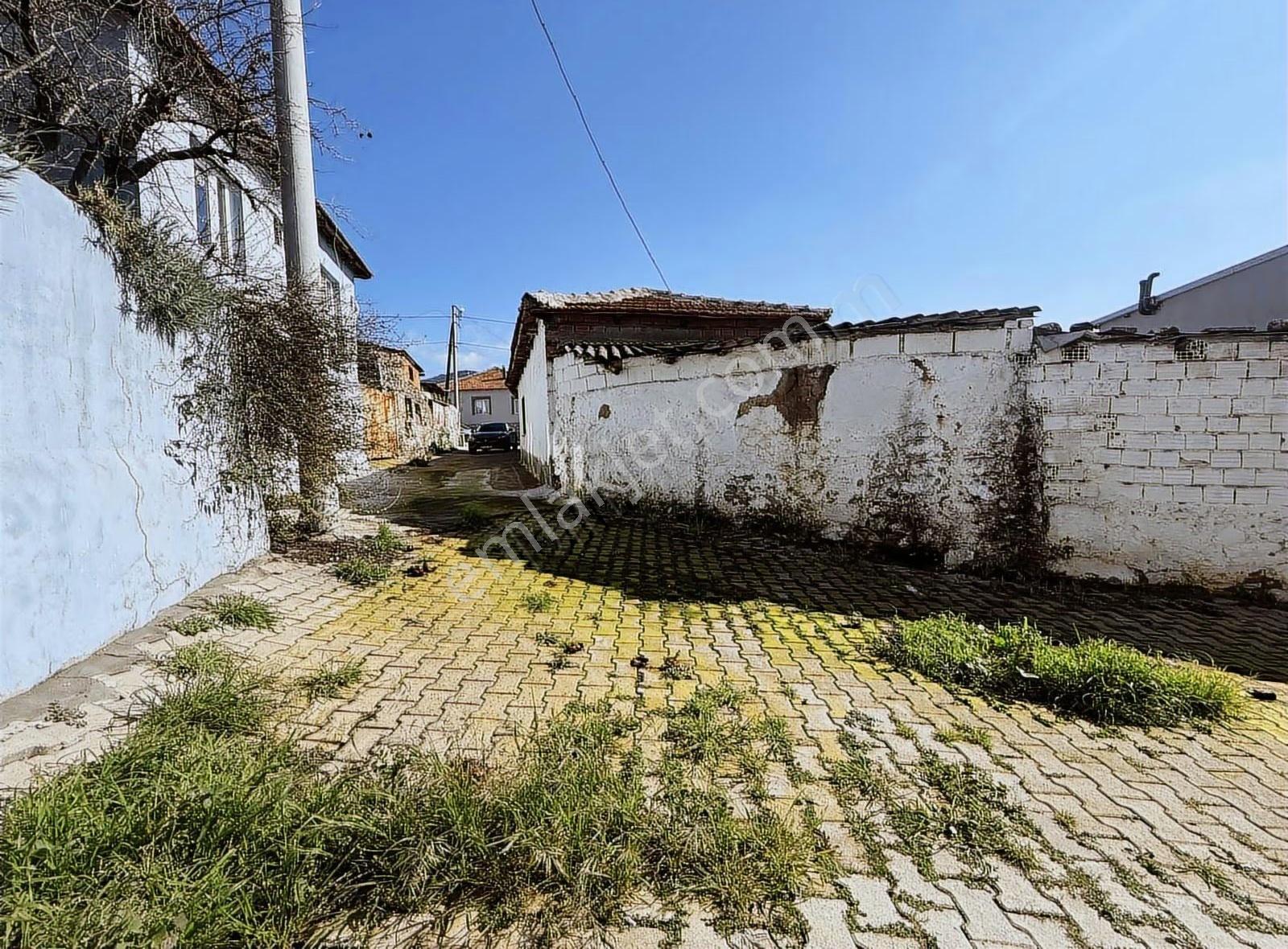 Helvacı'da 3 Kat İmarlı Satılık Arsa