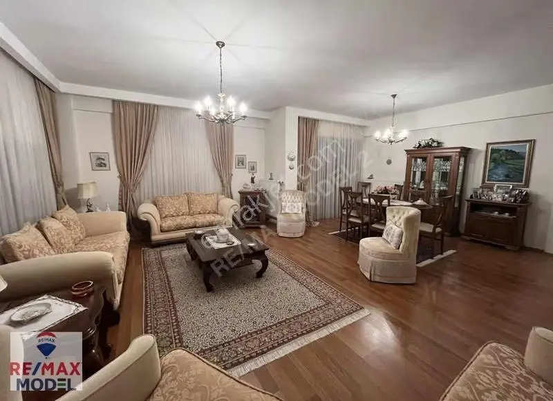 Remax Model Servergazi Uğur Sitesinde 3.5+1 225m² Satılık Daire - Görsel 17