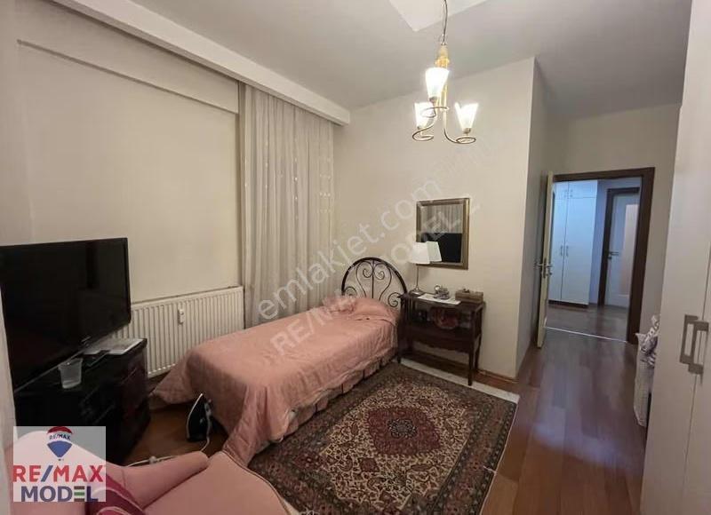 Remax Model Servergazi Uğur Sitesinde 3.5+1 225m² Satılık Daire - Görsel 12