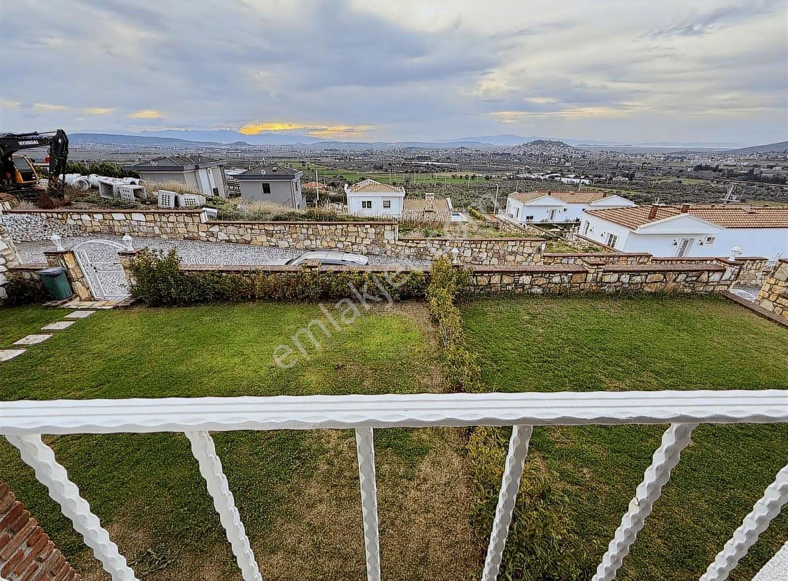 Foça | Hayat Sitesinde Takasa Açık,eşyalı , Manzaralı Lüks Villa - Görsel 27