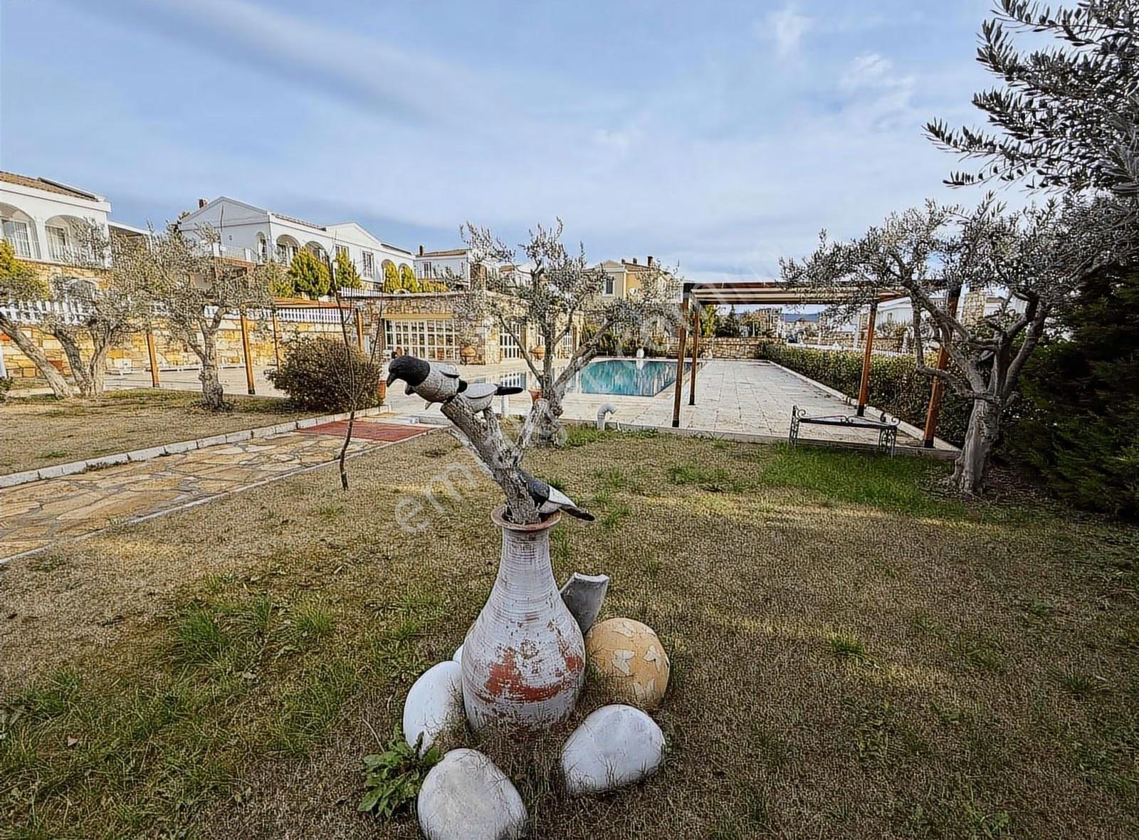 Foça | Hayat Sitesinde Takasa Açık,eşyalı , Manzaralı Lüks Villa - Görsel 5