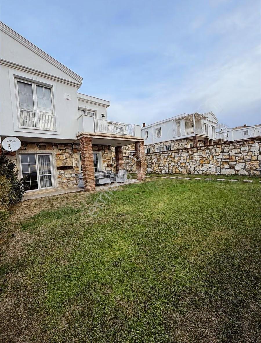 Foça | Hayat Sitesinde Takasa Açık,eşyalı , Manzaralı Lüks Villa - Görsel 11