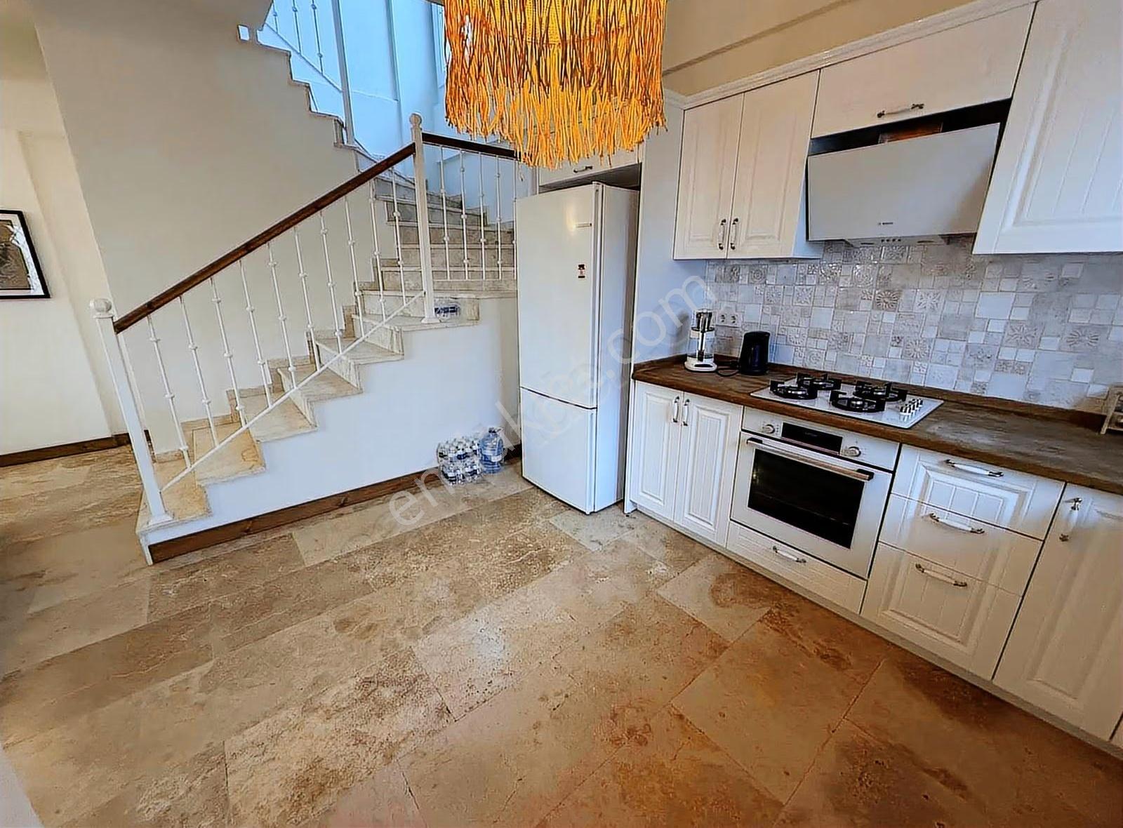 Foça | Hayat Sitesinde Takasa Açık,eşyalı , Manzaralı Lüks Villa - Görsel 20