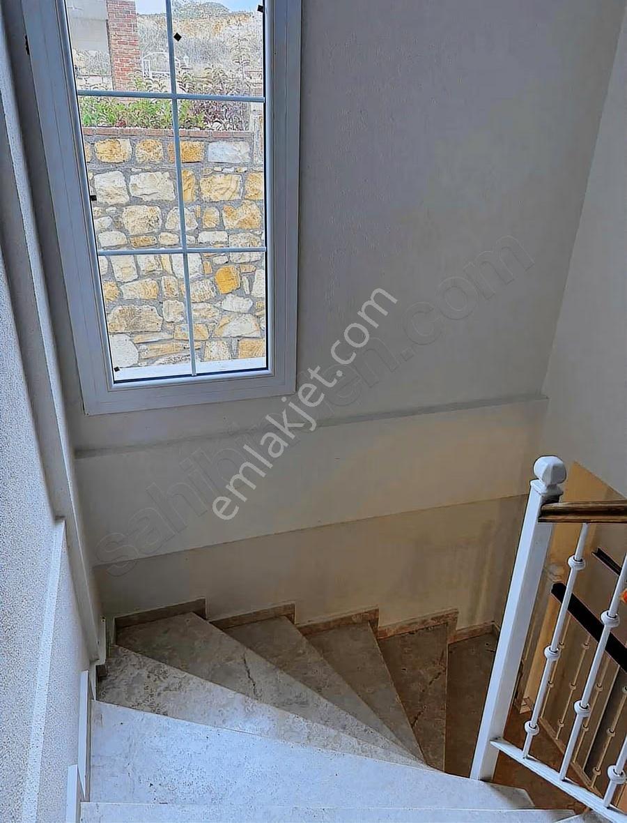 Foça | Hayat Sitesinde Takasa Açık,eşyalı , Manzaralı Lüks Villa - Görsel 31