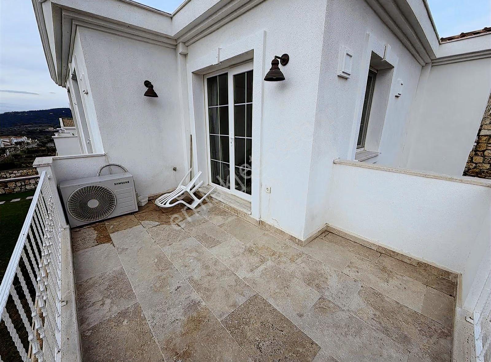 Foça | Hayat Sitesinde Takasa Açık,eşyalı , Manzaralı Lüks Villa - Görsel 21