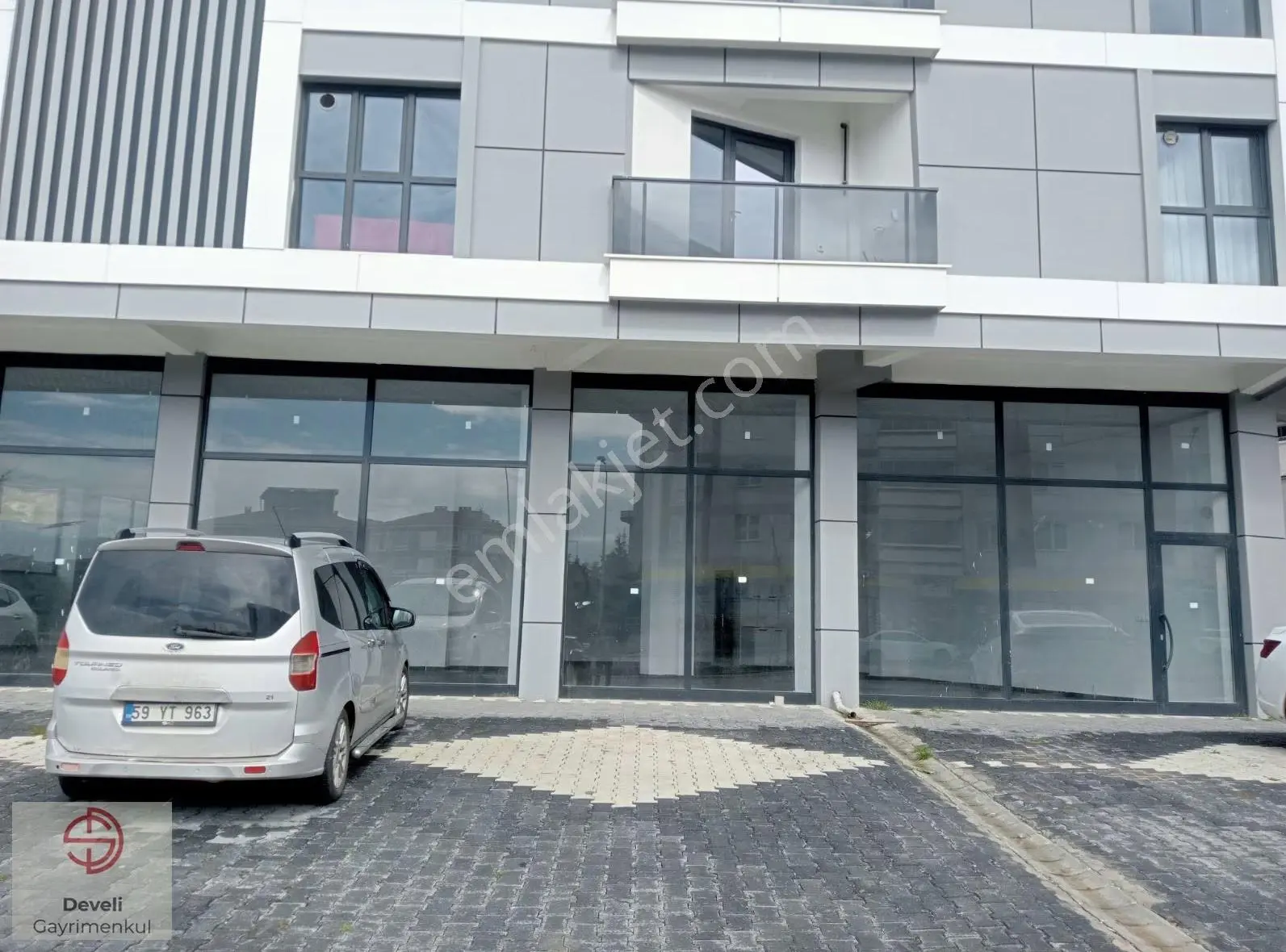 Mükemmel Konumda Kiralık Dükkan