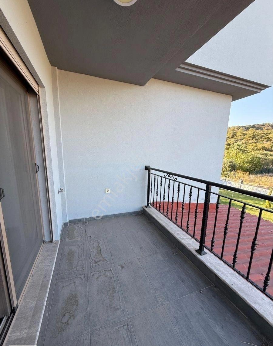 Foça Yolunda Takasa Açık Lüx Villa Asansörlü Otoparklı - Görsel 8