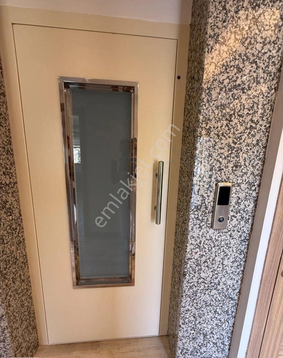 Foça Yolunda Takasa Açık Lüx Villa Asansörlü Otoparklı - Görsel 35