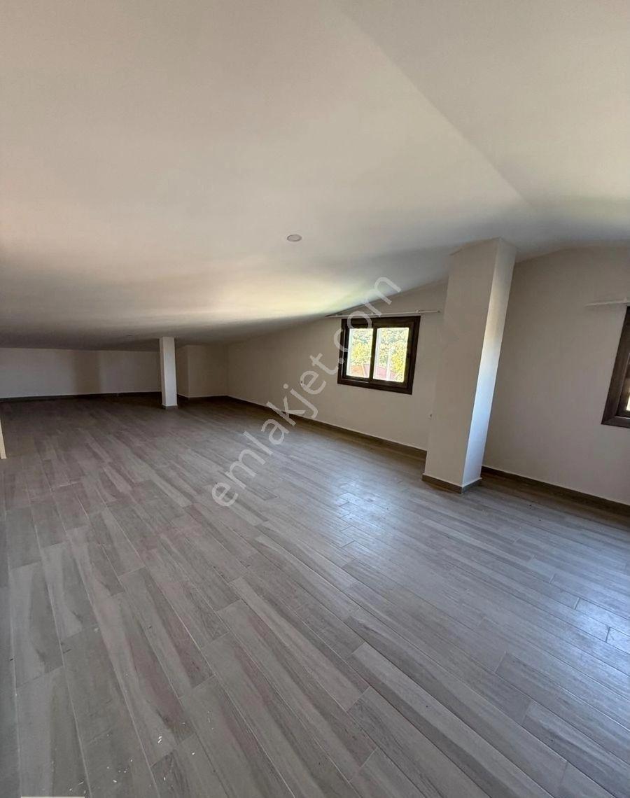 Foça Yolunda Takasa Açık Lüx Villa Asansörlü Otoparklı - Görsel 32