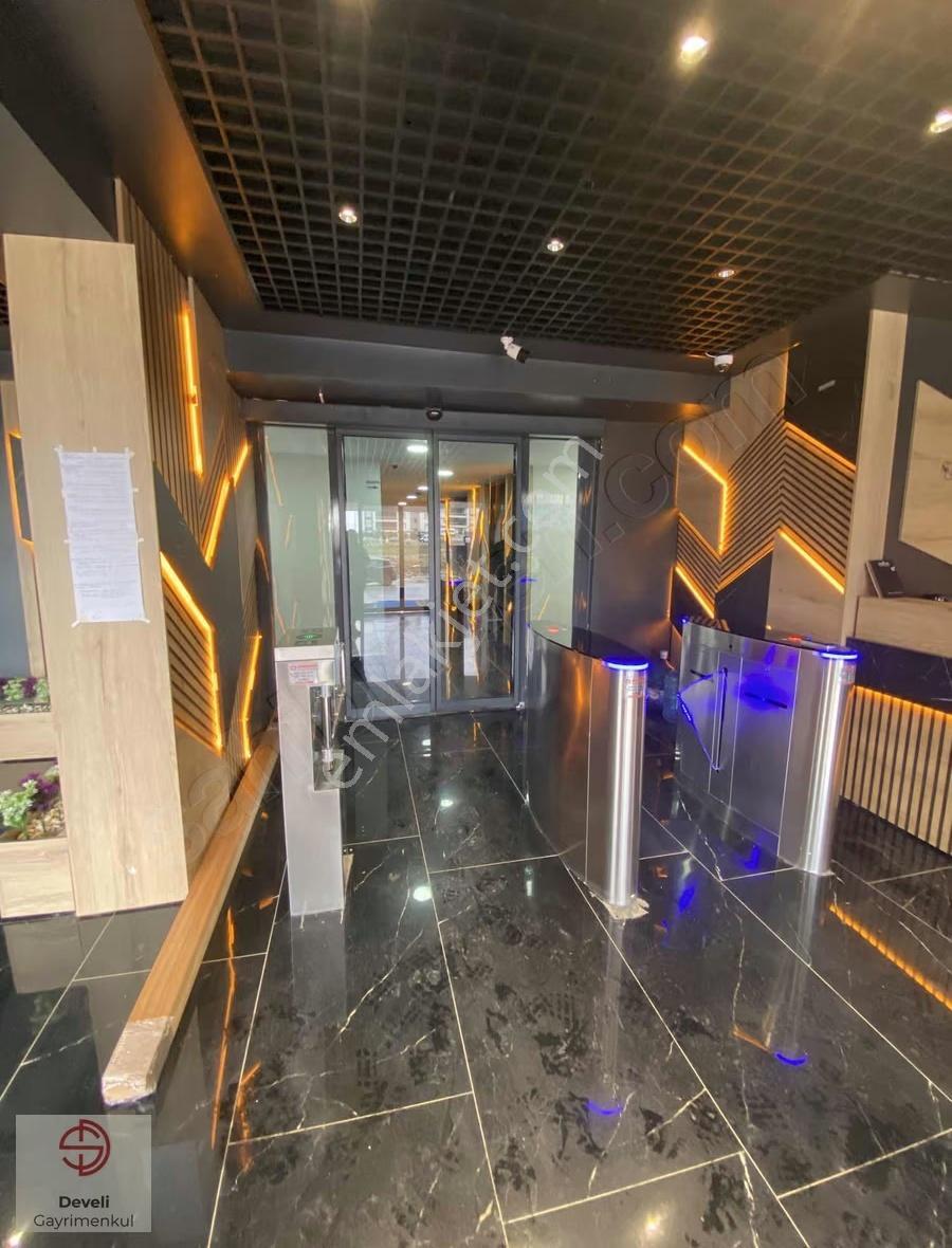 Uysal Glorıa'da Havuz Cephe Kiralık 1+1 Daire