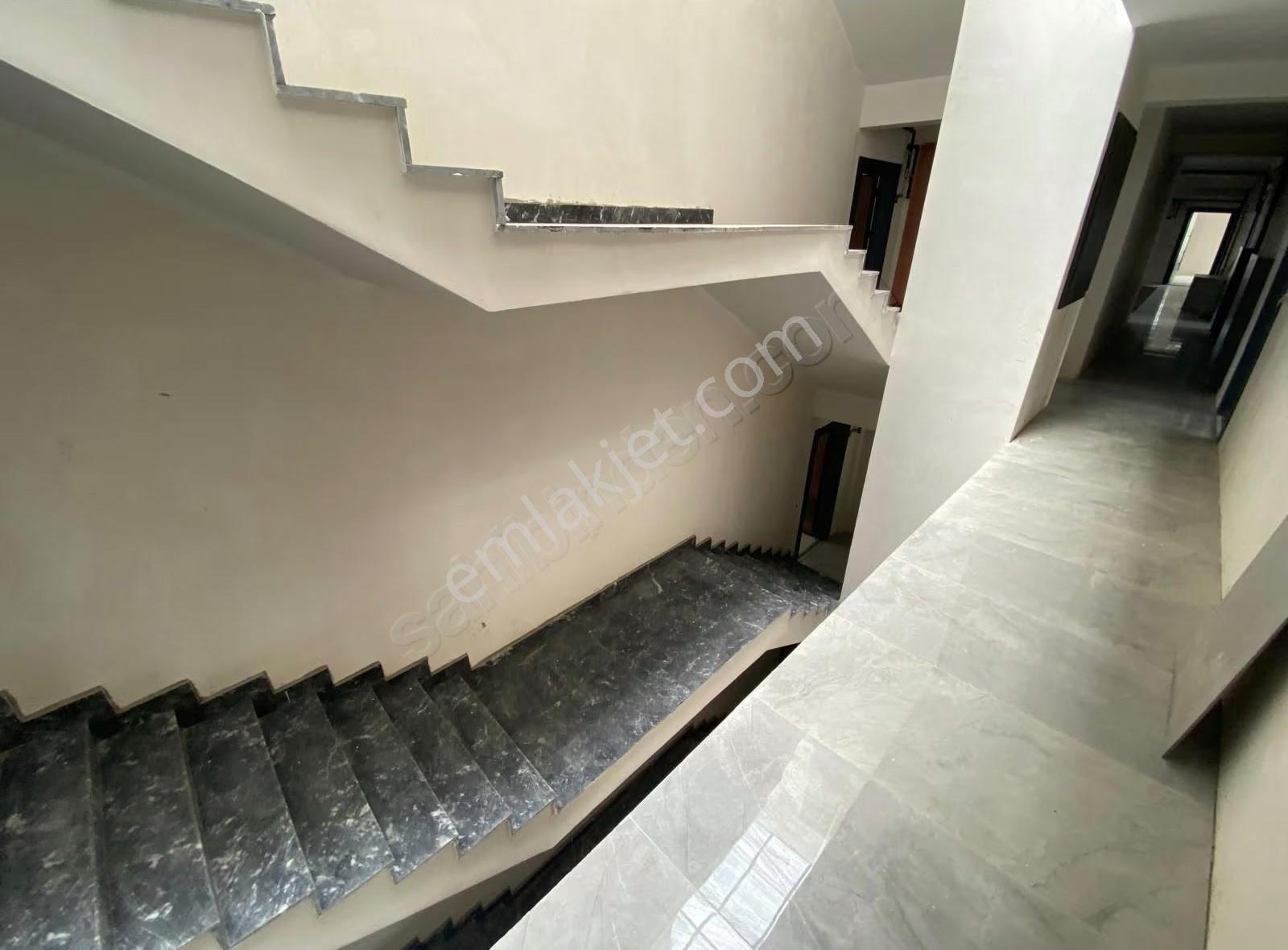 Yalova Çiftlikköy Şura Yapı Havuzlu Sitede Deniz Gören Lüks 1+1 - Görsel 2