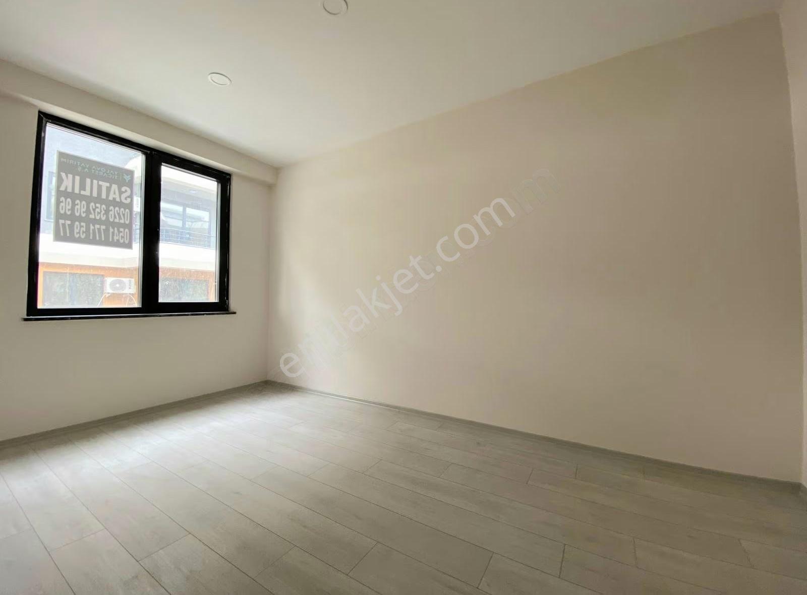 Yalova Çiftlikköy Şura Yapı Havuzlu Sitede Deniz Gören Lüks 1+1 - Görsel 12