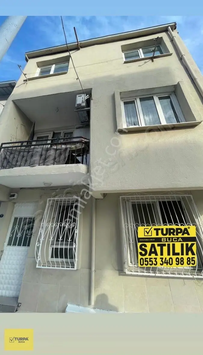 Turpa Buca'dan Yurtoğlu Mahallesinde Giriş Kat Bahçeli Daire
