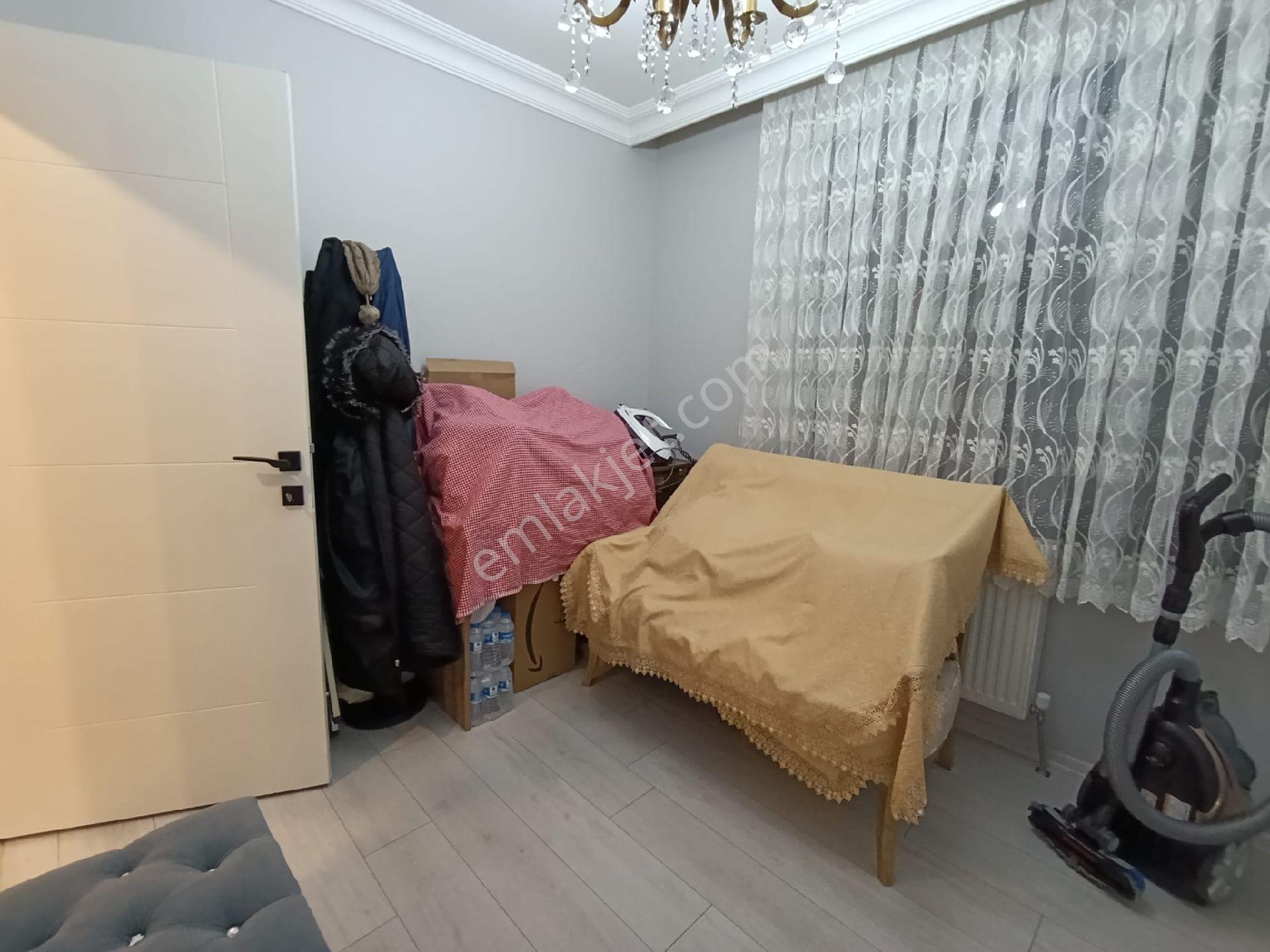Küçükçekmece Yenimahalle Satılık Büyük Ön Cephe 6+2 Dubleks Daire - Görsel 5